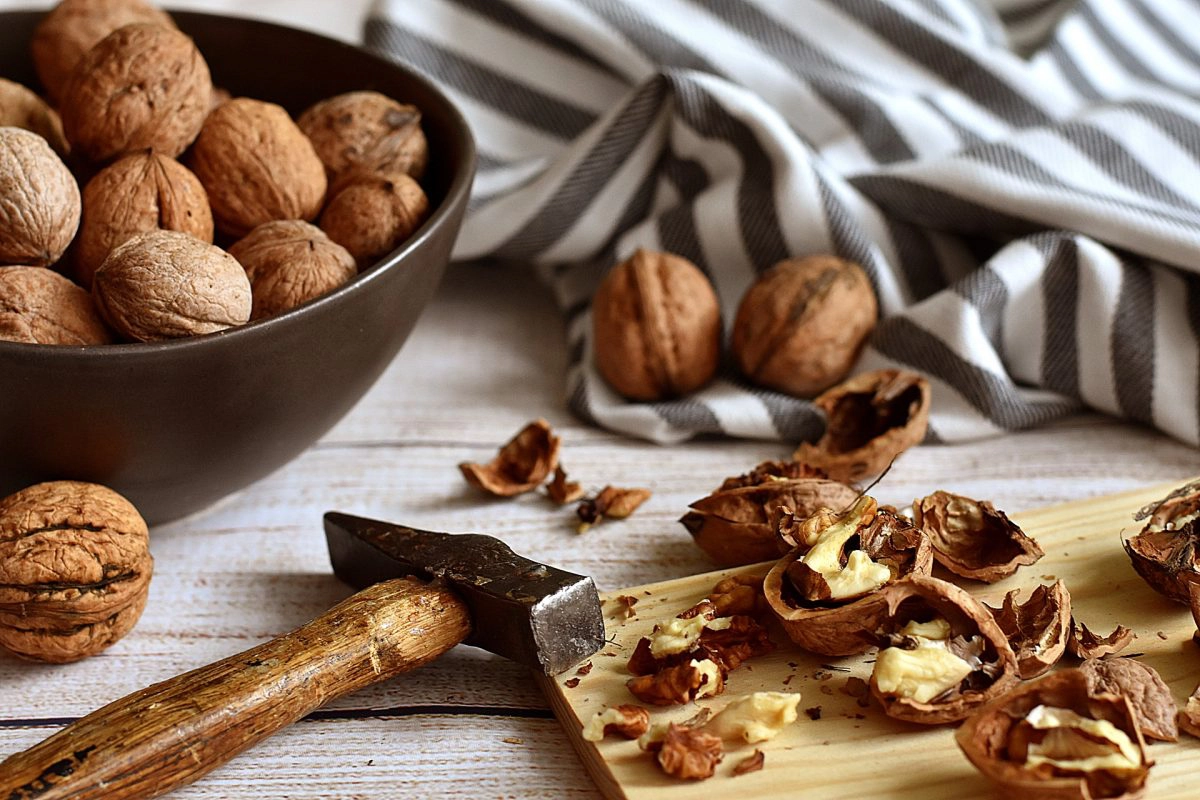 High Cholesterol Here are Some Great Snacks | Austin ER | Physicians Premier